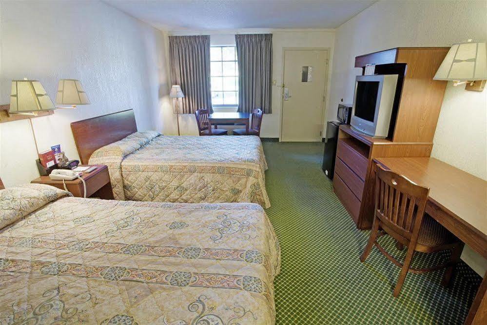 Americas Best Value Inn Richmond Bellwood Exterior foto