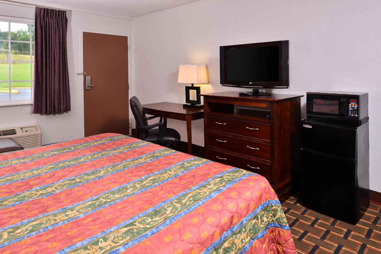 Americas Best Value Inn Richmond Bellwood Exterior foto