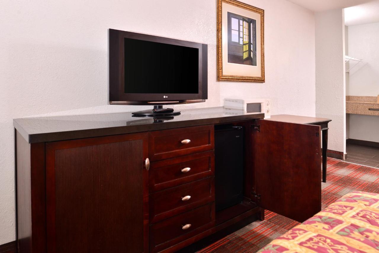 Americas Best Value Inn Richmond Bellwood Exterior foto